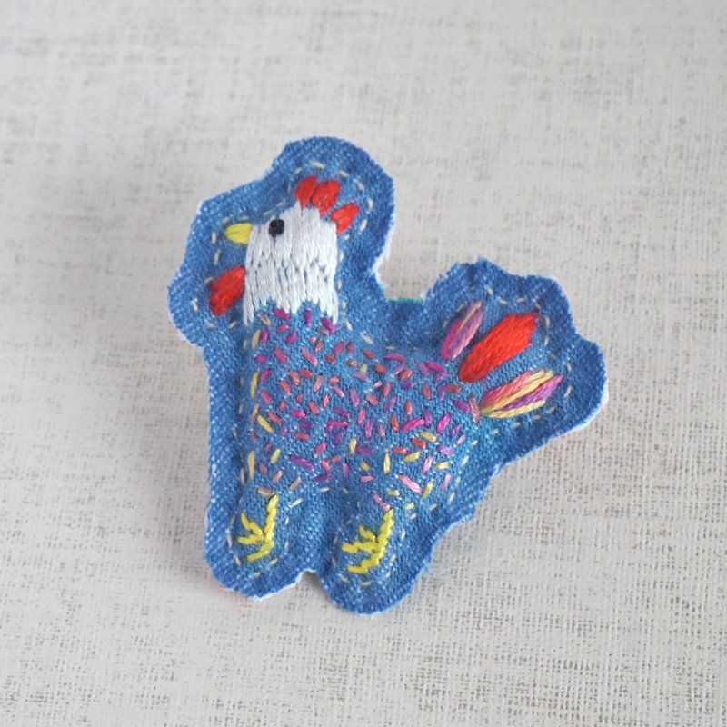 the oriental zodiac  brooch with hand embroidery "rooster" [order-receiving production] - เข็มกลัด - งานปัก สีน้ำเงิน