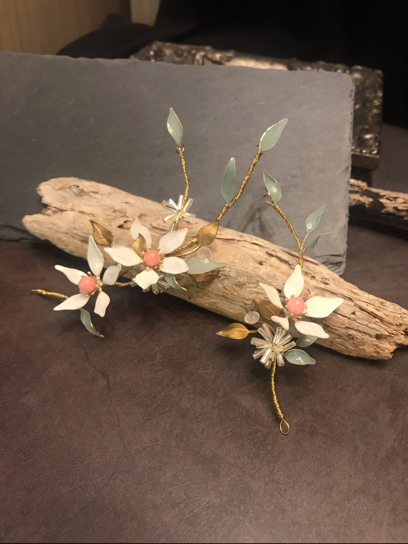 Fake boss king_boss Chaoyang crystal flower headwear set - เครื่องประดับผม - วัสดุอื่นๆ ขาว