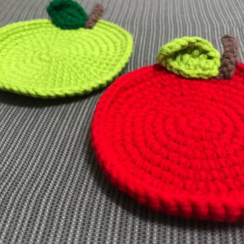 RABBIT LULU RABBIT LULU handmade wool woven red apple, green apple coaster 2 pcs - Coasters - Other Materials Red