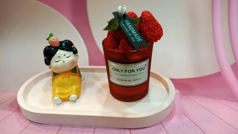 Follow the strawberry season~ Ladies with strawberry troubles, cute doll decorations, scented cup candles, diffuser coasters - Items for Display - Wax Pink