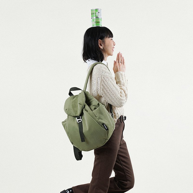 【FW25全新Wander系列】RORY 日常隨身背包 中號 (草綠色) - 後背包/背包/書包 - 環保材質 綠色