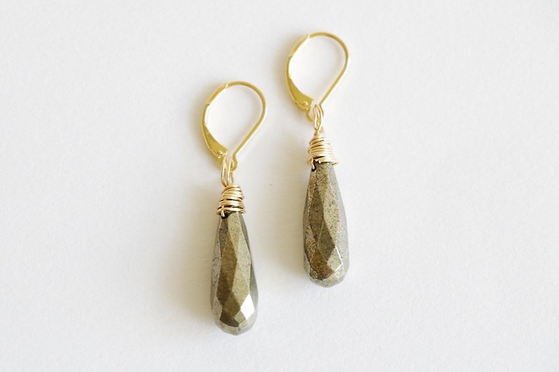 Pyrite wire wrapped dangle earrings - 18k gold plated earrings - ต่างหู - เครื่องเพชรพลอย สีเงิน