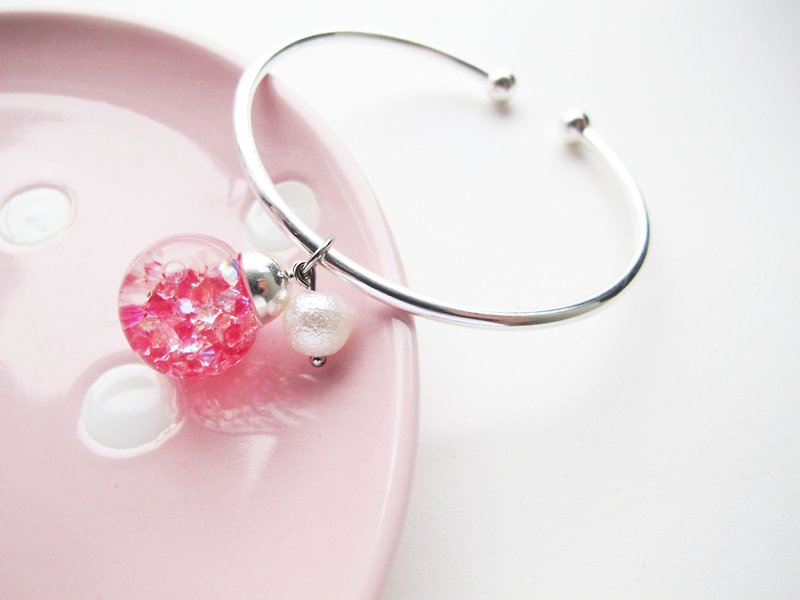  Rosy Garden Rosy pink crystals water inside snow flakes  glass ball bangle - Bracelets - Glass Red