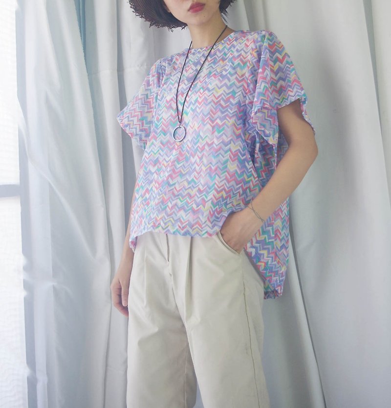 Design Handmade - Soft Color Matching Geometric Print Wide Sleeve Top - Women's Tops - Other Man-Made Fibers Multicolor