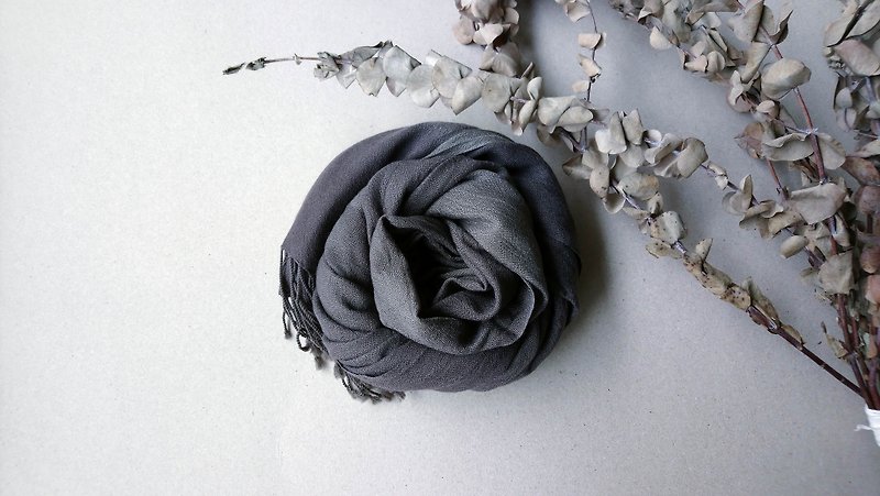 知染生活-天然染紮染羊毛圍巾(紫灰色) - 絲巾 - 羊毛 