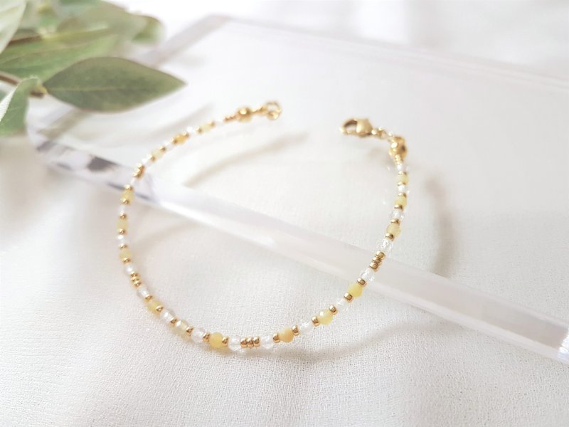 Autumn Frost‧ Yellow Opal White Crystal Beaded Thin Bracelet October Birthstone - สร้อยข้อมือ - คริสตัล สีใส