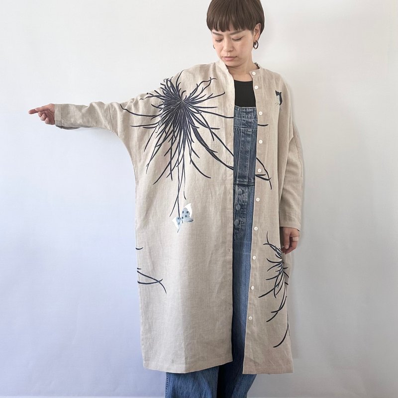 スタンドカラーシャツドレス　乱菊と蝶 - 洋裝/連身裙 - 棉．麻 黑色