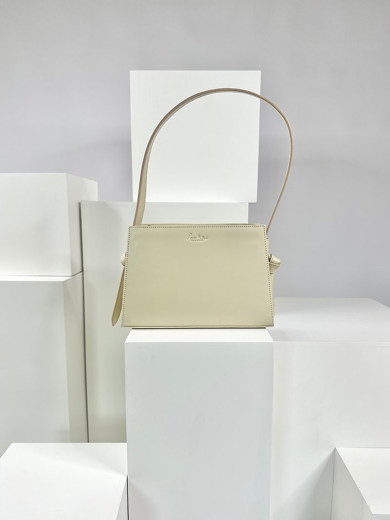 'Venus' Leather shoulder bag in Cream - Handbags & Totes - Genuine Leather White