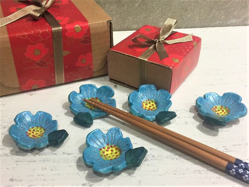 Striped cornflower blue flower shaped chopsticks rack_ceramic chopsticks holder - Chopsticks - Pottery Blue