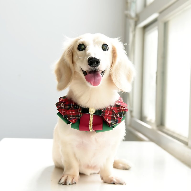 Christmas Gift Box丨Pet Christmas English Wreath Collar - Clothing & Accessories - Other Man-Made Fibers Red