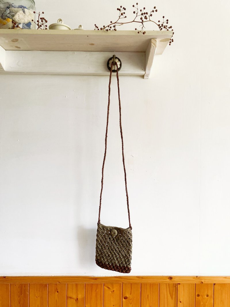 【好日手作】Handmade。日本紙線手工編織雙配色手機斜背包側背包 - 側背包/斜背包 - 紙 多色