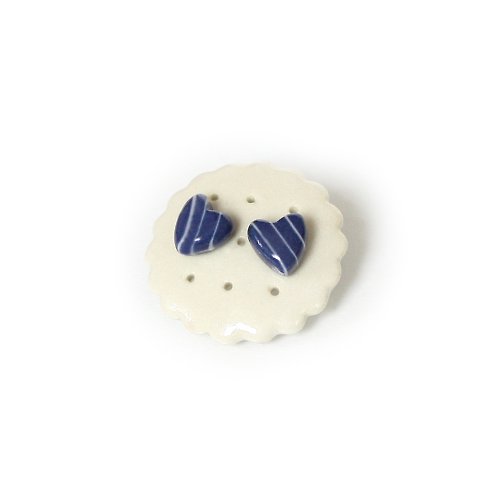餅乾工廠 Cookie Factory 鋼針 陶瓷耳環 藍寶石愛心耳環 攝氏1270度燒製