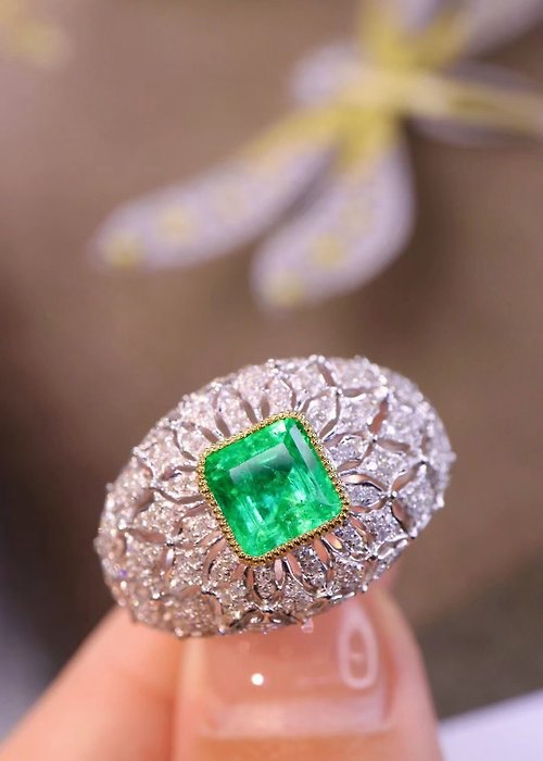 台北奧斯珠寶｜客製莫桑石、莫桑鑽、GIA鑽石、彩色寶石 奧斯珠寶 祖母綠戒指1.07克拉