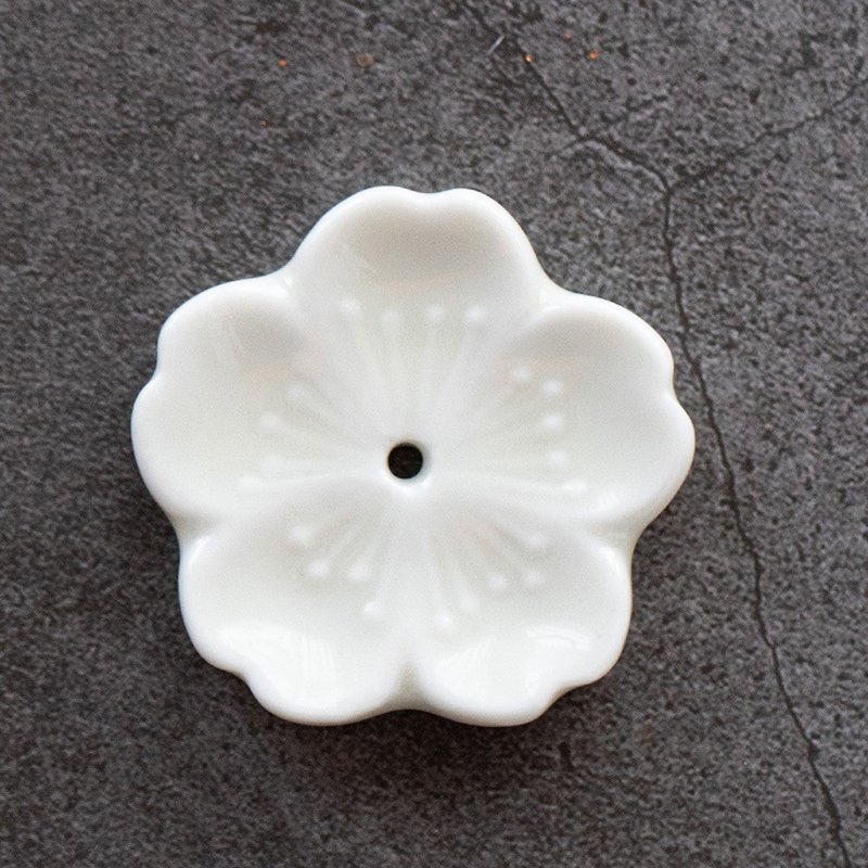 diseno Living 陶瓷線香香座 - 櫻花型 白色 - 香氛/精油/擴香 - 其他材質 白色