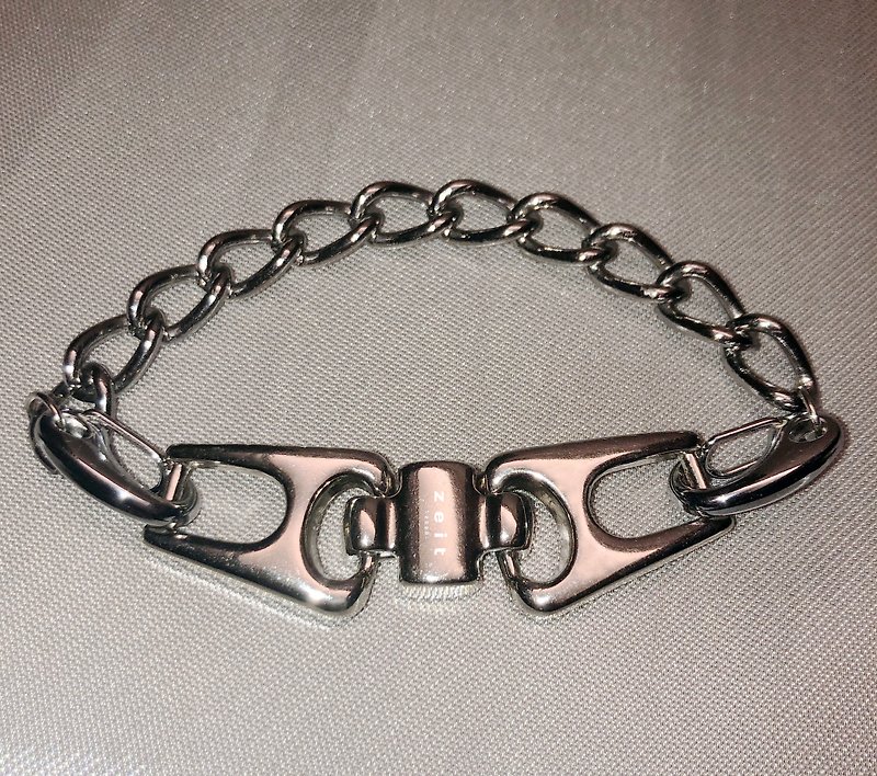zeit The One Bracelet / zeit classic buckle bracelet can be customized size - สร้อยข้อมือ - เงิน สีเงิน