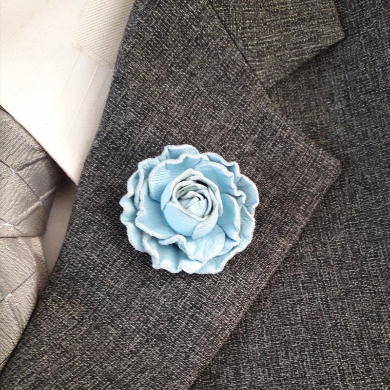胸針 Men's lapel pin blue rose Leather boutonniere 3rd anniversary gift - 胸針 - 真皮 藍色