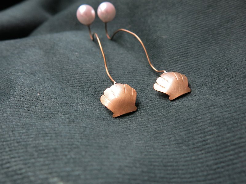 The secret is in the shell - Earrings & Clip-ons - Copper & Brass Gold