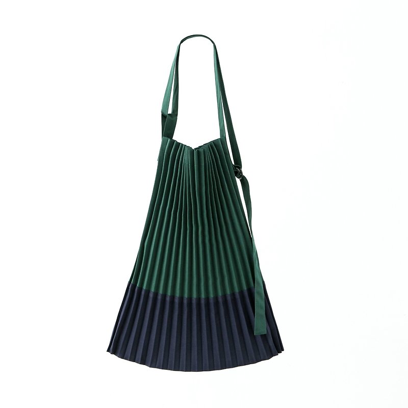 Errorism * Pleated colour blocking 2 way(s) bag - กระเป๋าแมสเซนเจอร์ - วัสดุกันนำ้ สีเขียว