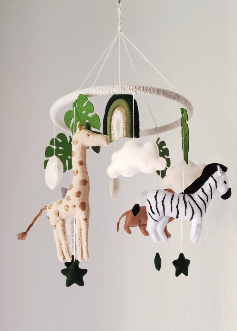 Baby mobile, crib mobile, safari mobile, neutral nursery decor - ของเล่นเด็ก - วัสดุอีโค สีเขียว