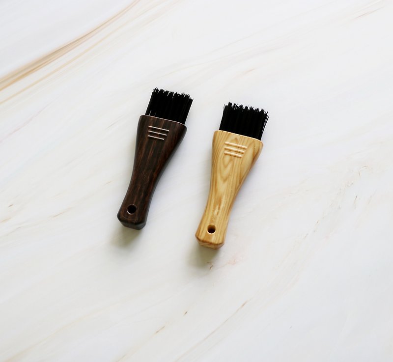 Gold Comb/Massage Comb Cleaning Brush - อุปกรณ์แต่งหน้า/กระจก/หวี - พลาสติก 