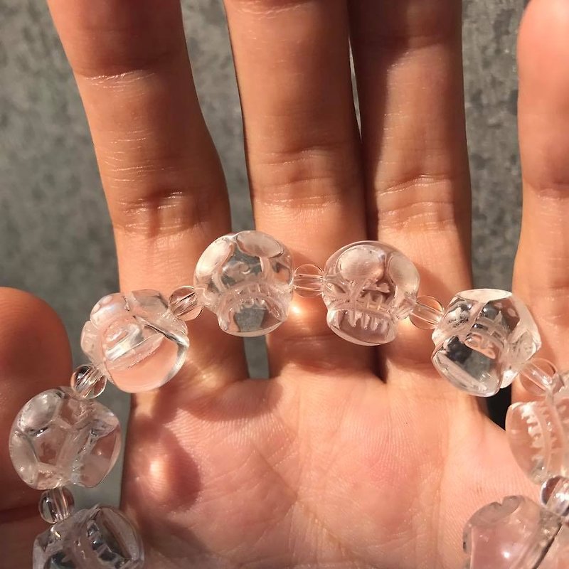 【Lost And Find】Natural Clear quartz skull bracelet - Bracelets - Gemstone Transparent