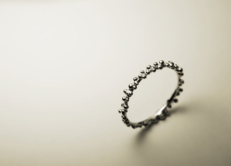 細小銀粒戒指 - 戒指 - 其他金屬 銀色