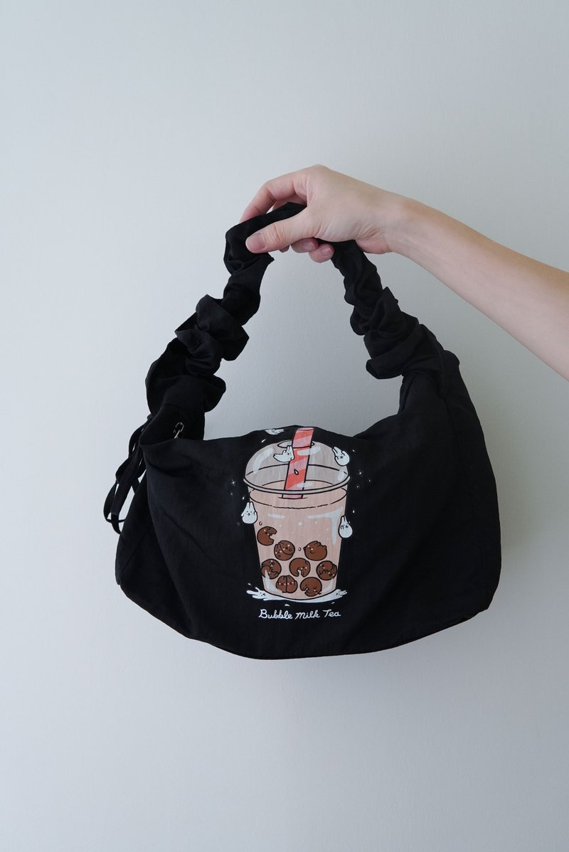 Lightweight nylon drawstring strap bag-Mochi Rabbit Pearl Milk Tea (Black) - กระเป๋าแมสเซนเจอร์ - ไนลอน สีดำ