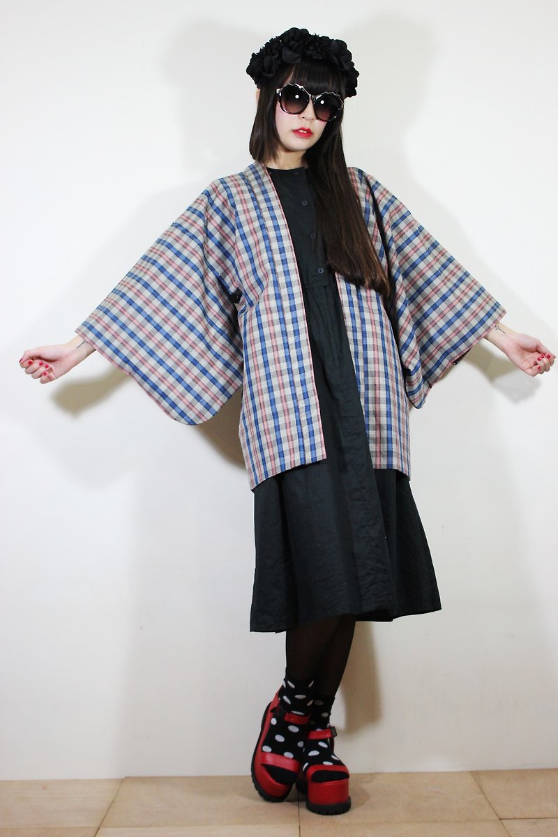 F2073[日本製和服](Vintage)灰色底藍色粉紅色格紋日本和服羽織（はおり） - 外套/大衣 - 棉．麻 灰色
