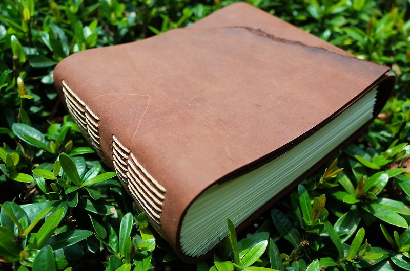 [Collector's Edition] Thread-bound leather handmade book. Hand account. Codex. Journal. Sketchbook. N064 - Notebooks & Journals - Genuine Leather Brown