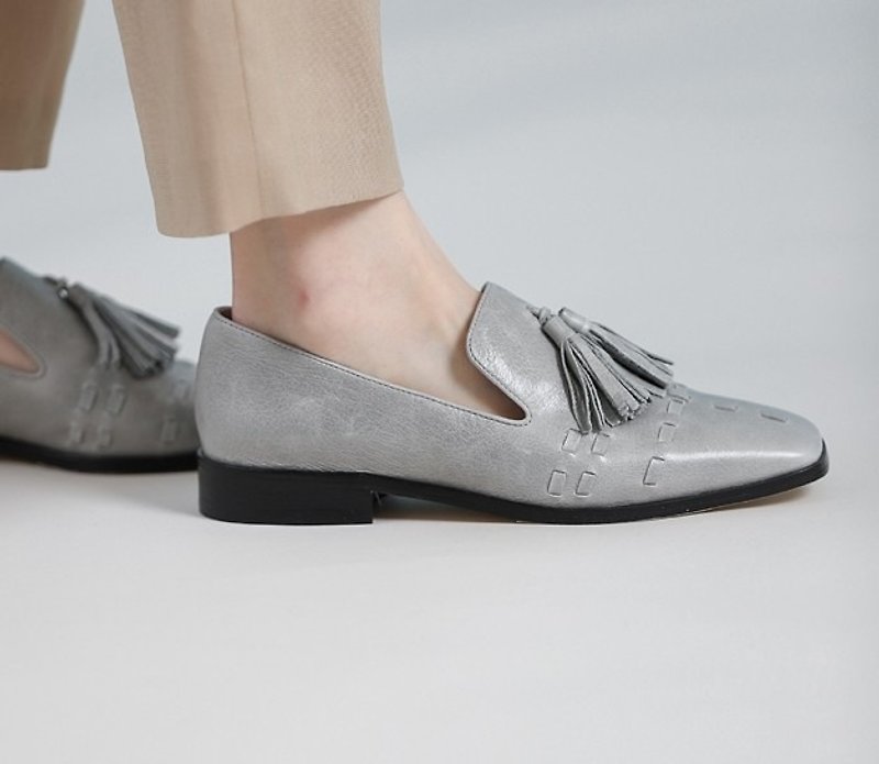 Minimalist personality line square head tassel leather shoes gray - รองเท้าอ็อกฟอร์ดผู้หญิง - หนังแท้ สีเทา