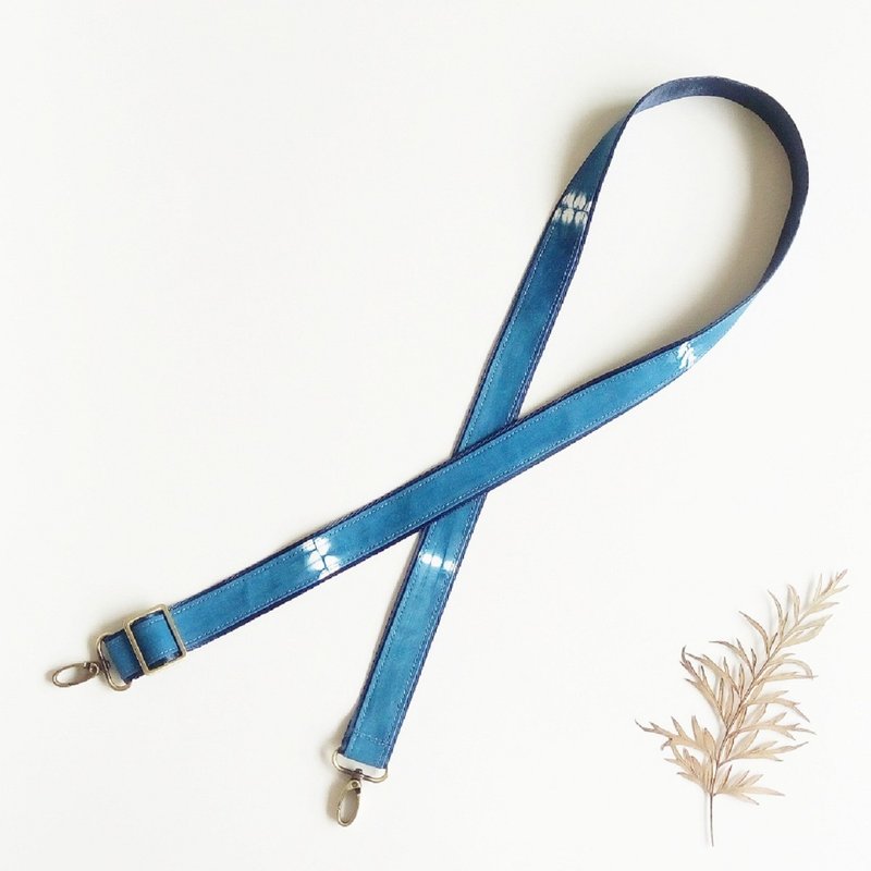 T.H.Ani 手染藍染縫い絞りスマホストラップ カメラストラップ スマホショルダーストラップ バッグストラップ ストラップ - カメラストラップ・三脚 - コットン・麻 ブルー