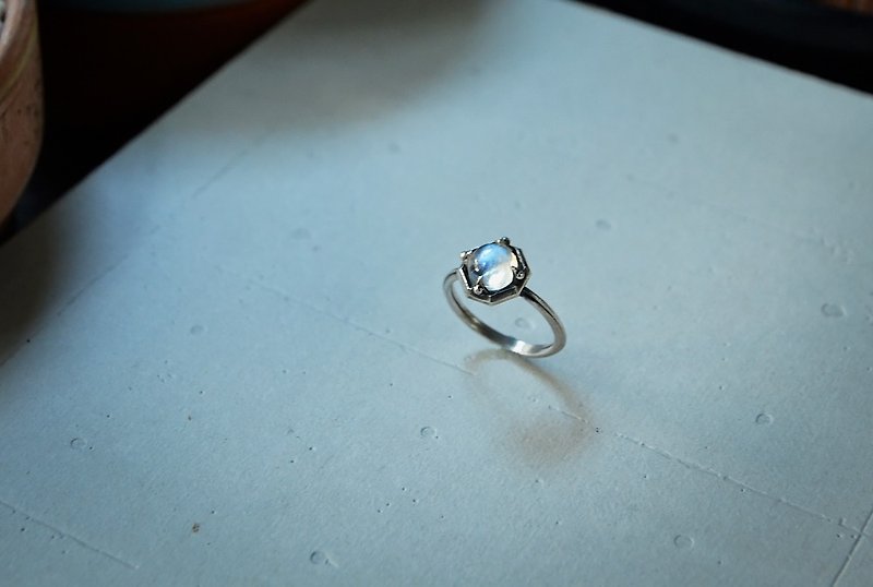 藍月光復古銀戒 - 戒指 - 寶石 透明