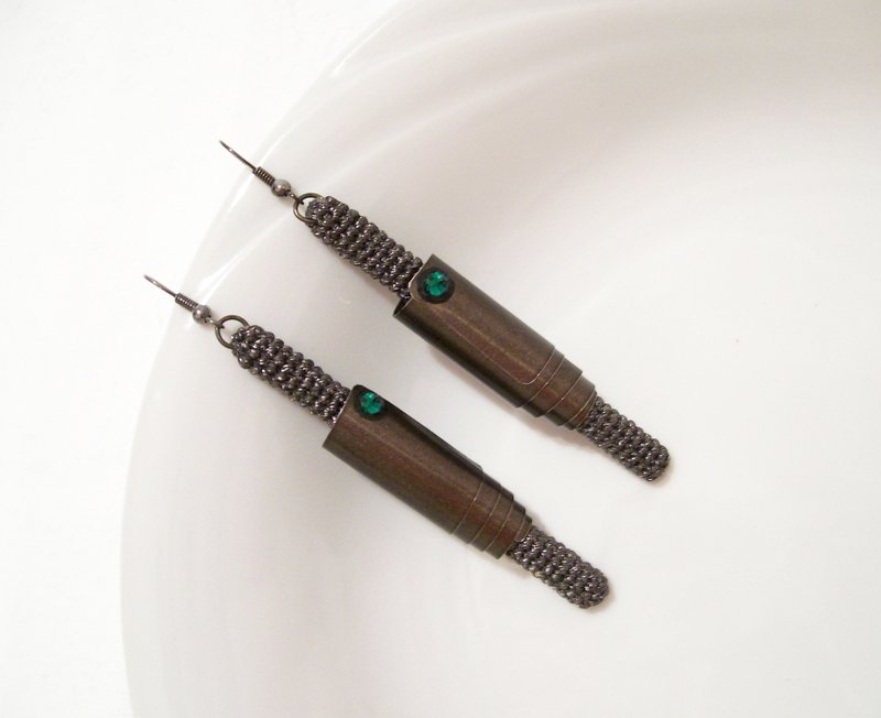 Smoky Brown Metallic Stick Earrings Modern Style - 耳環/耳夾/耳骨夾 - 繡線 咖啡色