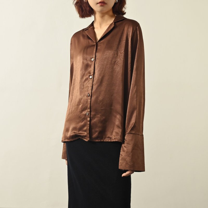 【NaSuBi Vintage】Wide cuffs satin vintage shirt - Women's Shirts - Other Man-Made Fibers 