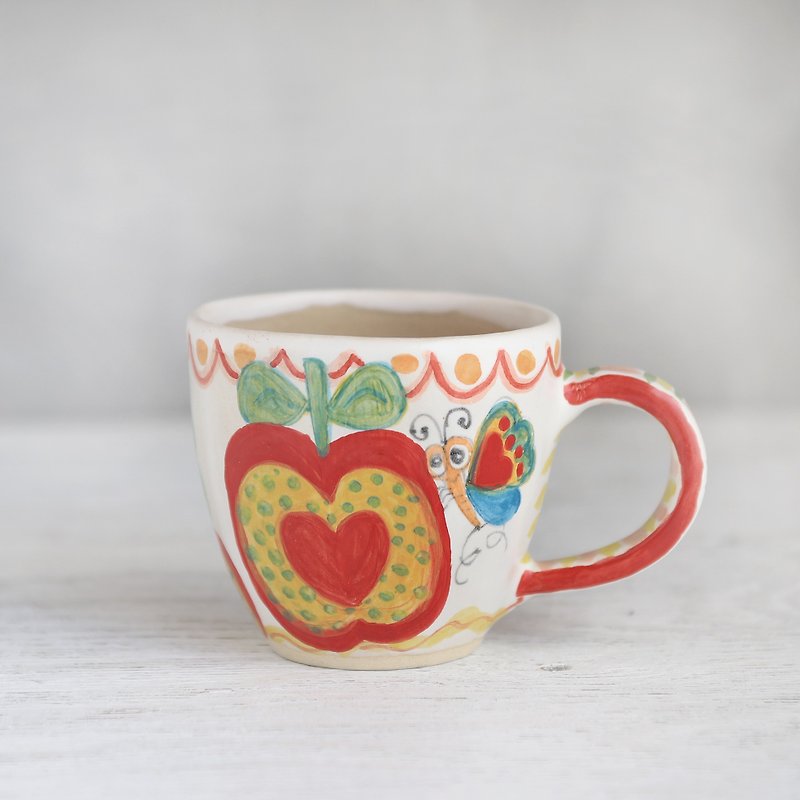 Red apple and butterfly coloring picture mug 2 - แก้วมัค/แก้วกาแฟ - ดินเผา สีแดง
