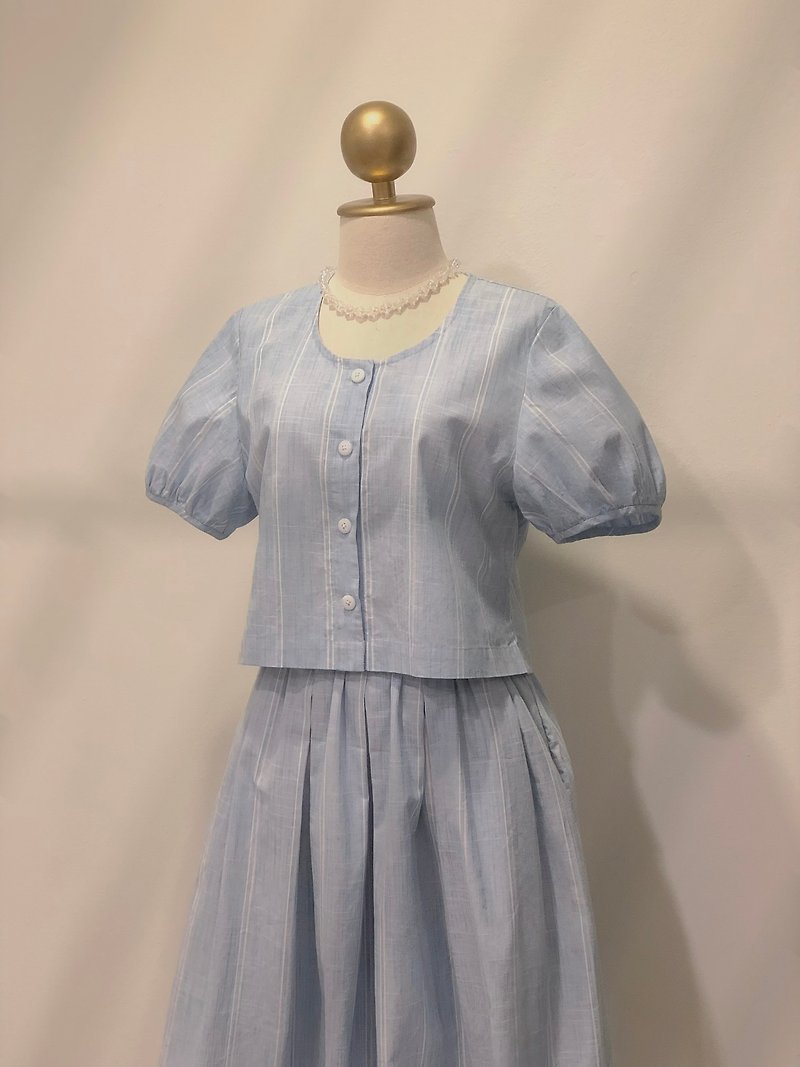 Light blue cotton crop top with puff sleeve (Clara crop top) - 女裝 上衣 - 棉．麻 藍色
