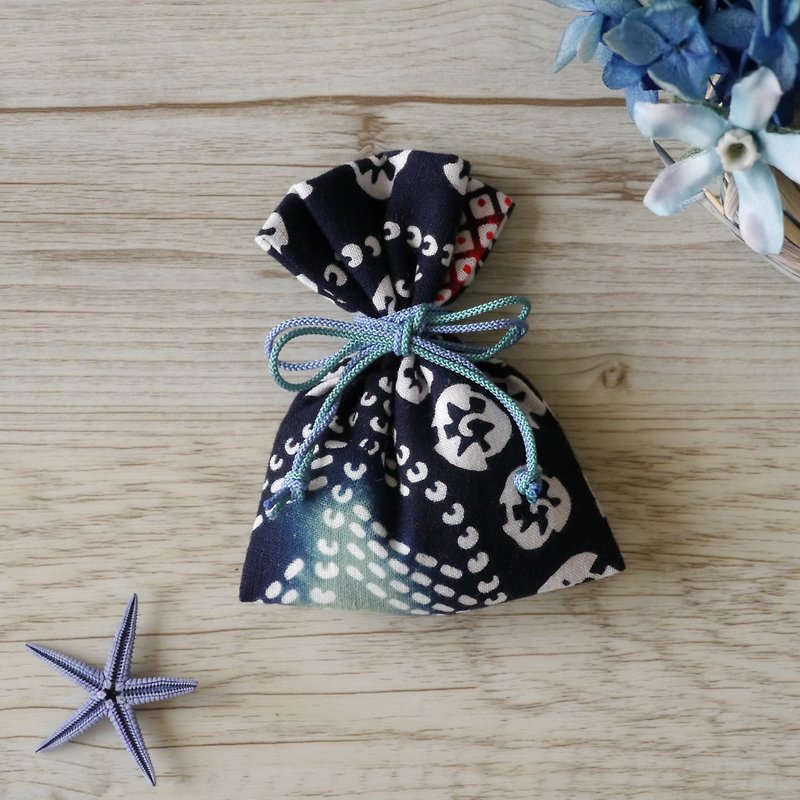 Healing happiness accessory Kimono scent bag - Fragrances - Cotton & Hemp Blue