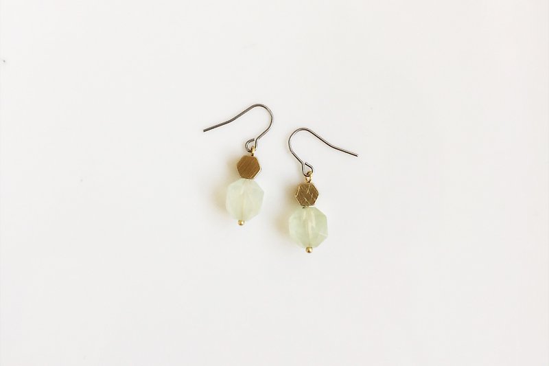 清甜 天然石黃銅造型耳環 - 耳環/耳夾 - 寶石 綠色