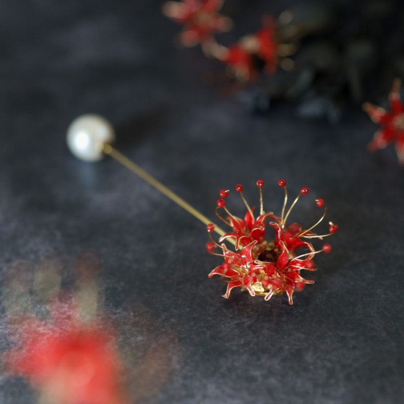 3way spider lily hat pin, brooch, lapel pin, stole pin - Brooches - Resin Red