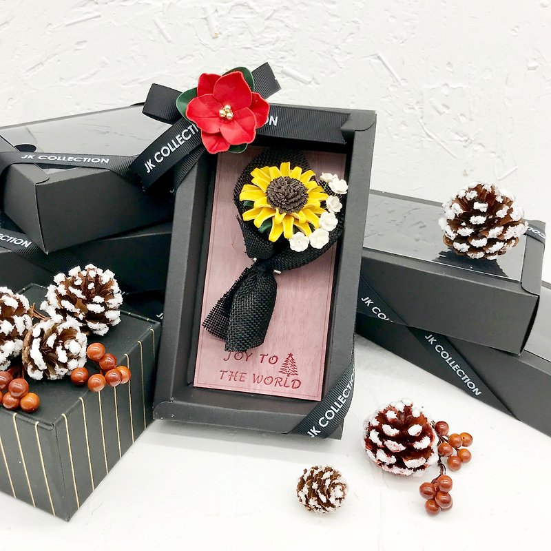 【Christmas Special】Mini-Leather Sunflower with Baby's Breath Bouquet Pin Boxset - เข็มกลัด - หนังแท้ สีเหลือง