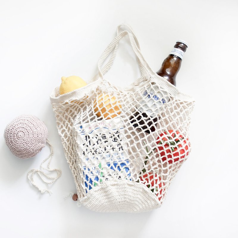 Crochet Foldable Net Bag Shopping Bag in Luster Yarn - กระเป๋าถือ - ผ้าฝ้าย/ผ้าลินิน ขาว