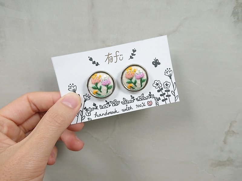 Little Flowers Embroidery Covered Button - อื่นๆ - งานปัก สีเงิน