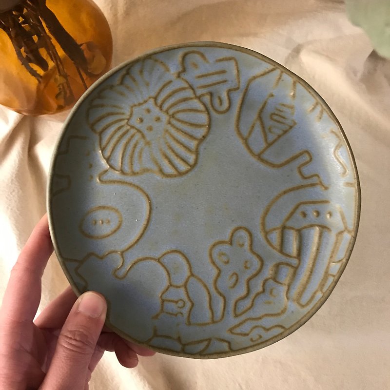【 小丸 森林 浮雕 】花圈 17cm   古藍綠釉   點心盤 - 盤子/餐盤/盤架 - 陶 藍色