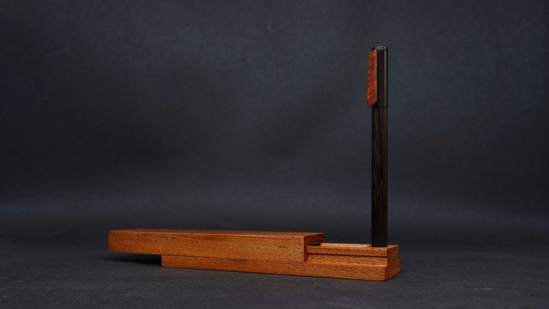 帷言立木鋼珠筆 鐵刀木筆身・花梨瘤筆夾・桃花心木盒 - 鋼珠筆 - 木頭 