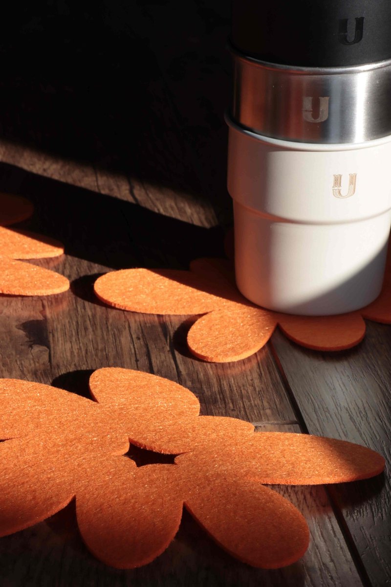 【To Smile】 花朵毛氈杯墊 - 其他 - 其他材質 橘色