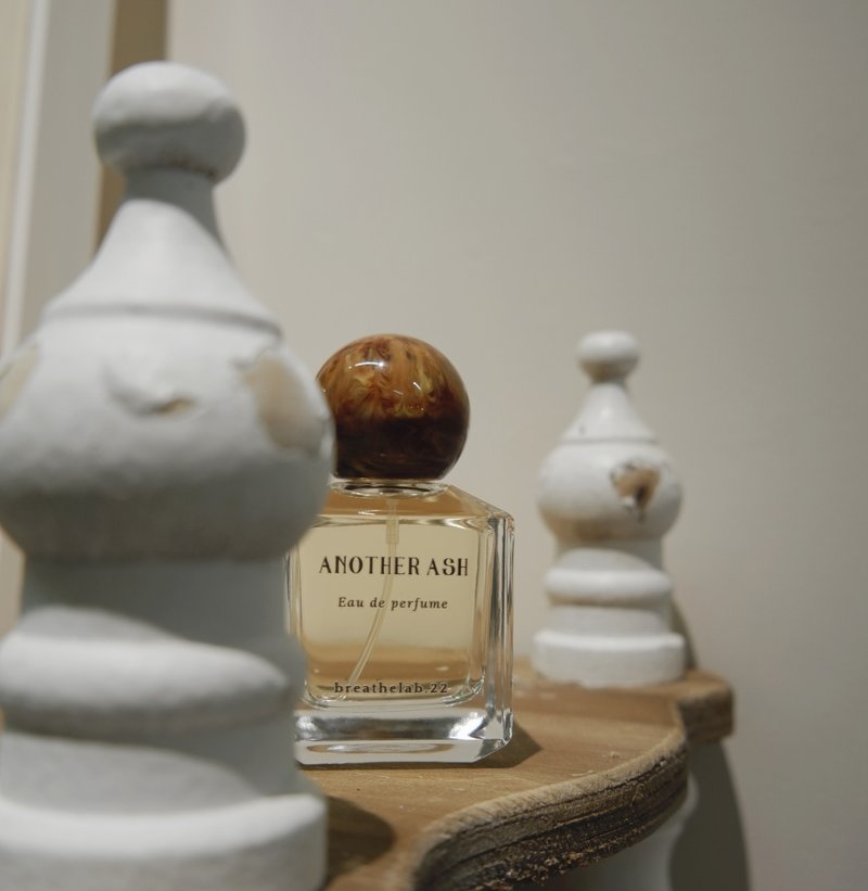 Another Ash - Eau De Perfume - น้ำหอม - วัสดุอื่นๆ สีนำ้ตาล