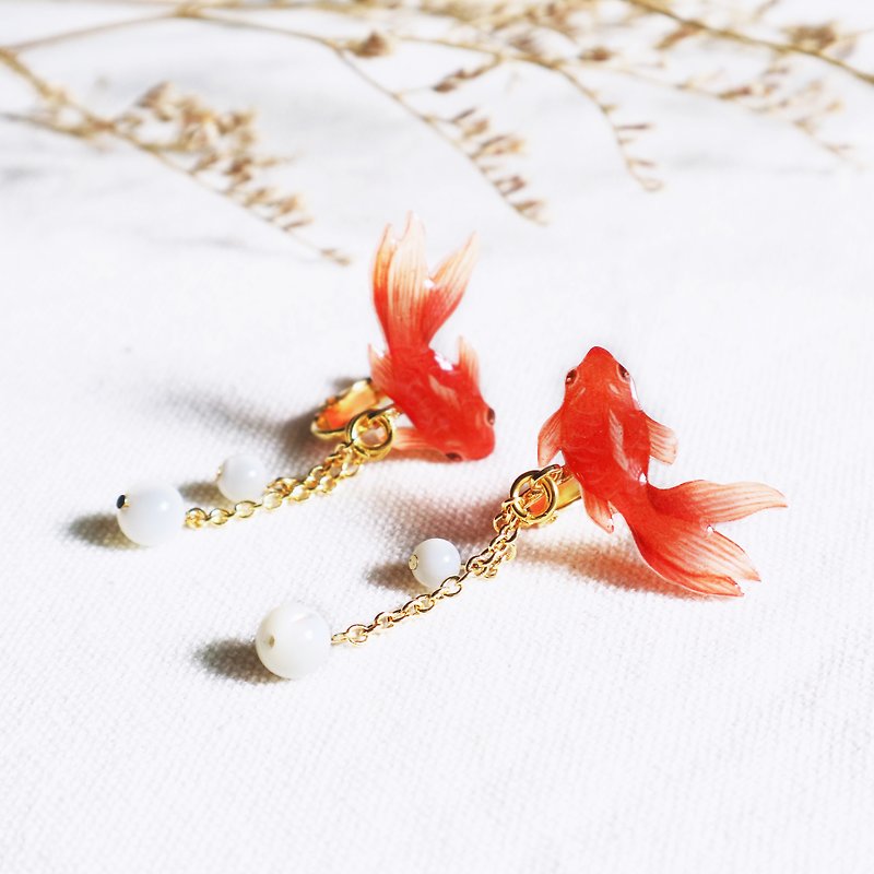 Goldfish earrings - ต่างหู - พลาสติก สีแดง