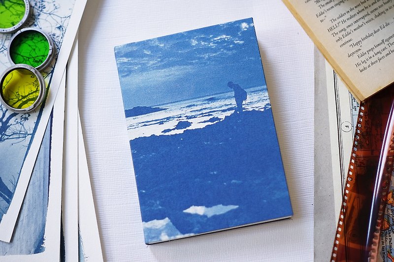 Handmade Blue Sun Notebook-Voice of the Sea - สมุดบันทึก/สมุดปฏิทิน - กระดาษ สีน้ำเงิน