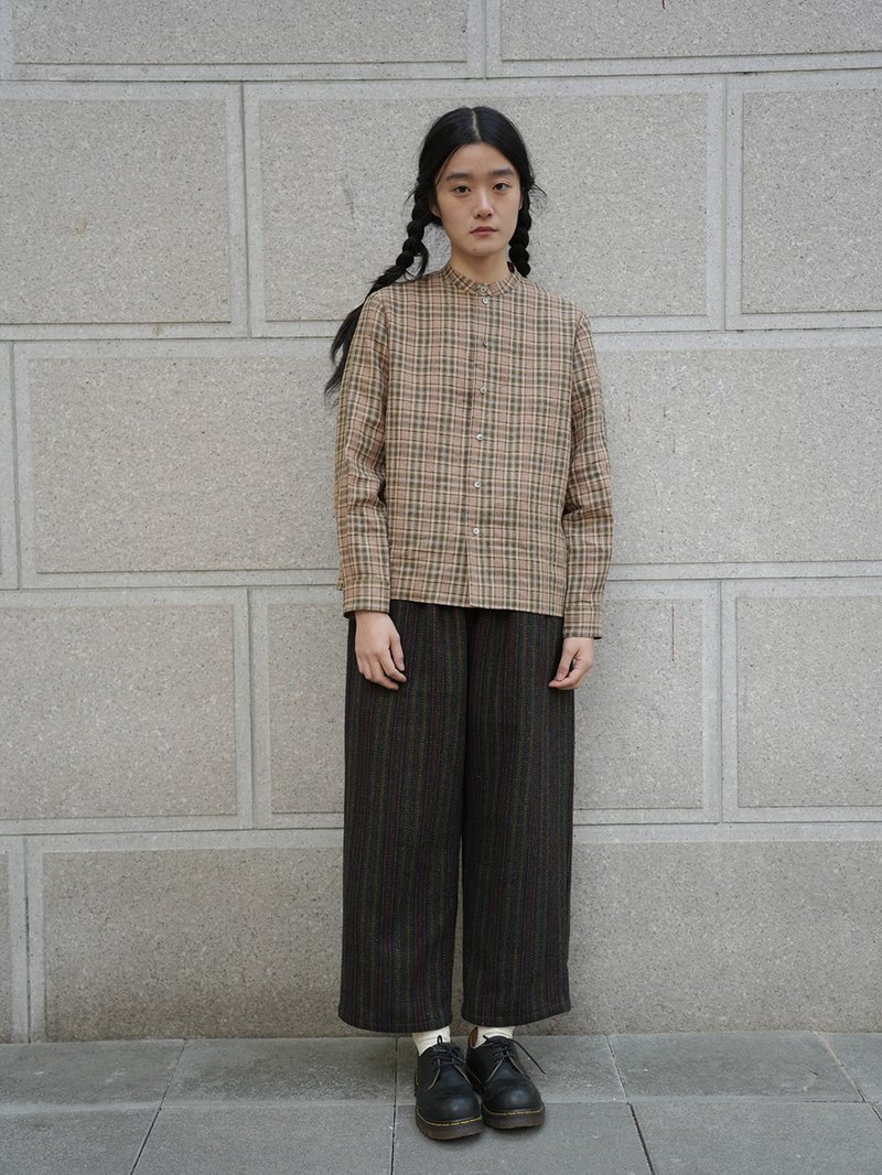 Washed Linen Unisex Khaki Small Plaid Long Sleeve Bottoming Shirt - เสื้อผู้หญิง - ผ้าฝ้าย/ผ้าลินิน หลากหลายสี