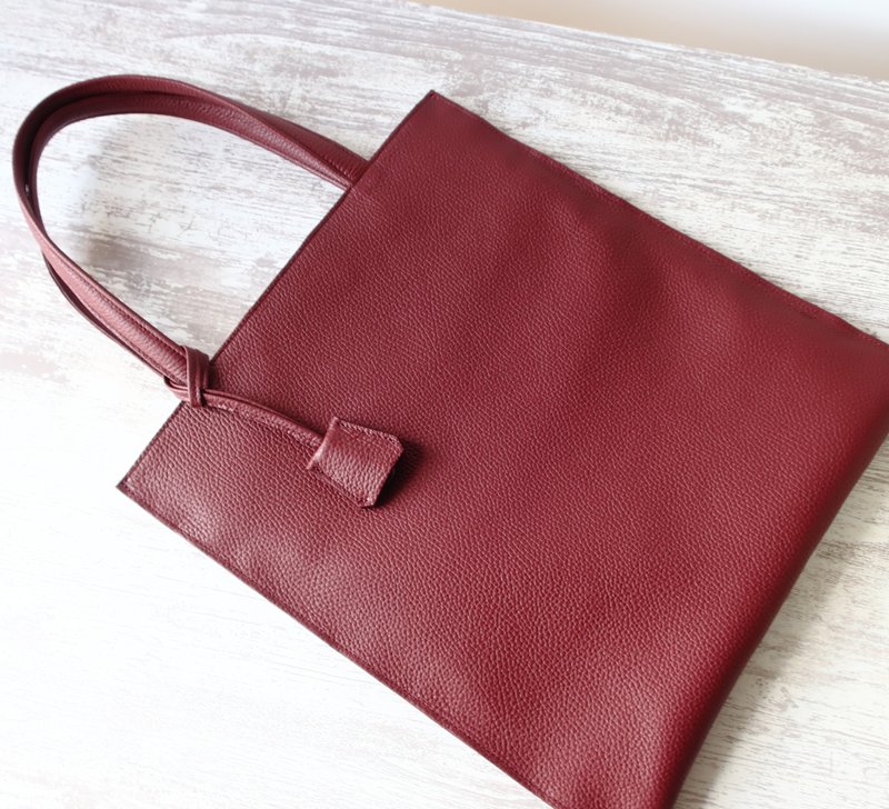 Slim A4 tote bag/M size/Bordeaux/Different colors available/Made to order - กระเป๋าถือ - หนังแท้ สีแดง